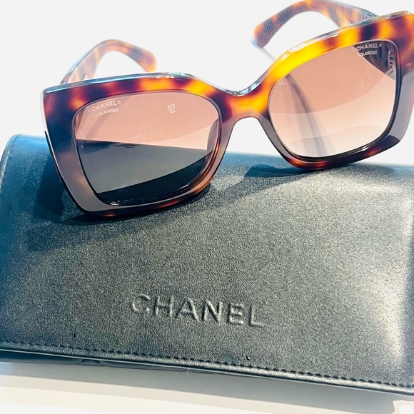 CHANEL Brown Tortoise Sunglasses - Picture 1 of 13